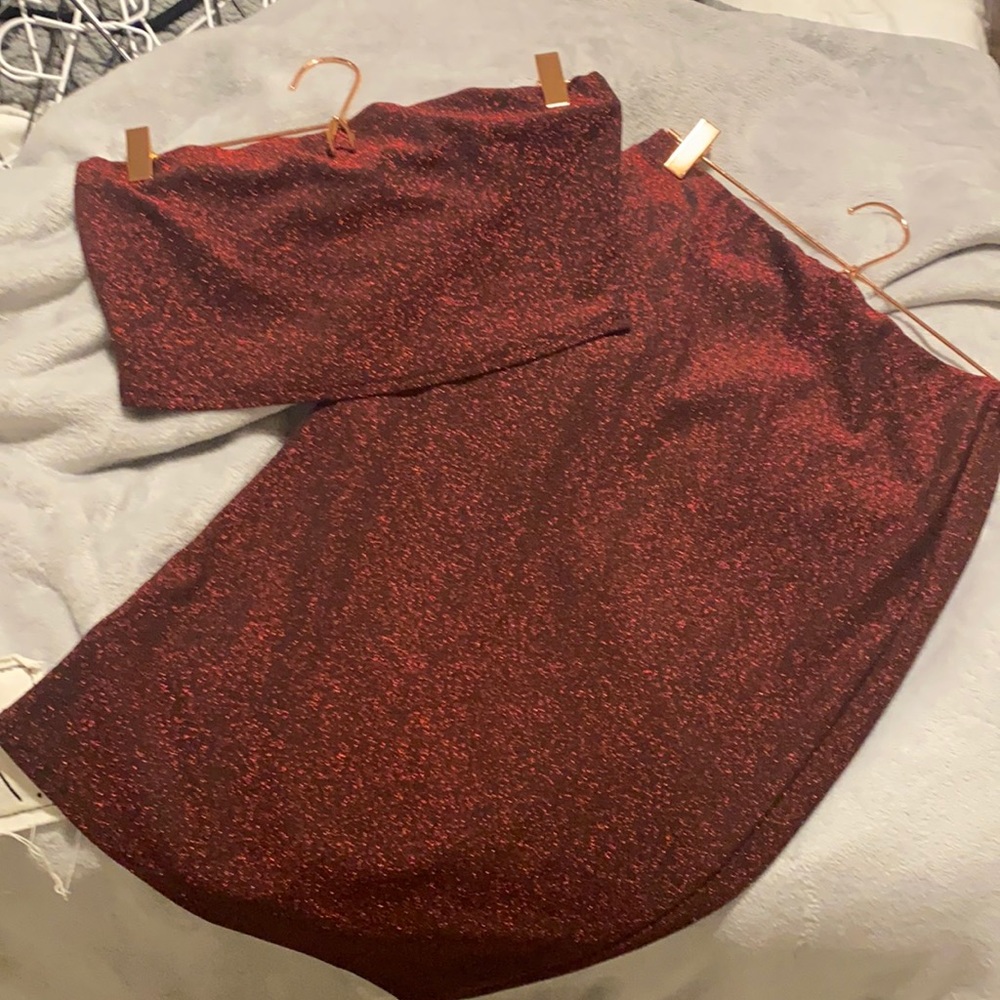 Bandeau and fitted skirt coord set. Glittery red.